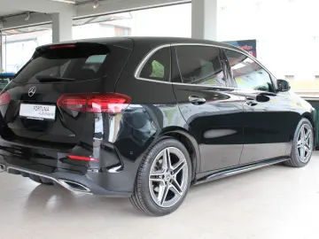 MERCEDES-BENZ B 200 AMG Line LED Navi Rückfahrkamera