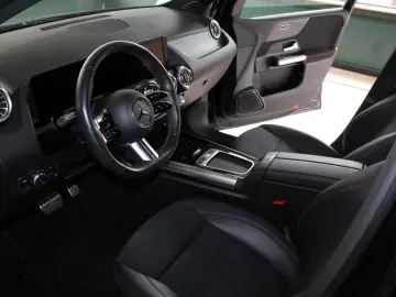 MERCEDES-BENZ B 200 AMG Line LED Navi Rückfahrkamera