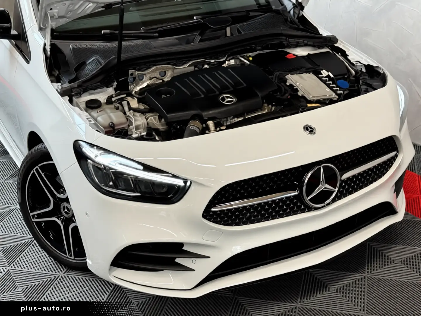 MERCEDES-BENZ B 220d AMG Pano AHK Wide Night StdHeiz Kamera