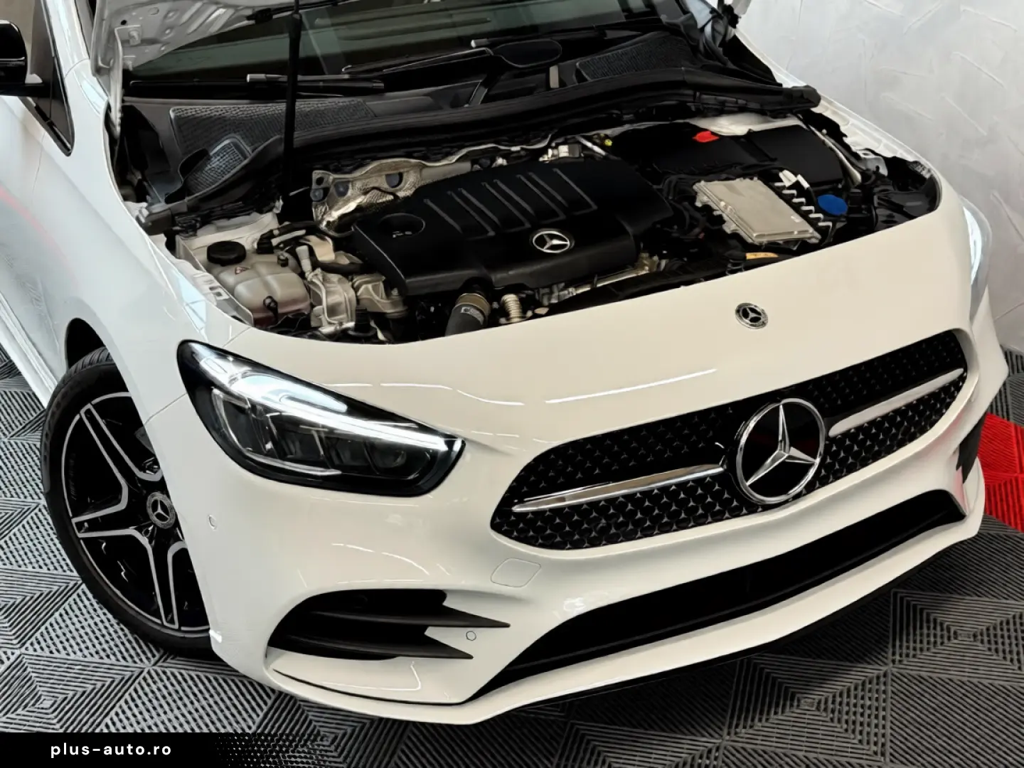 MERCEDES-BENZ B 220d AMG Pano AHK Wide Night StdHeiz Kamera