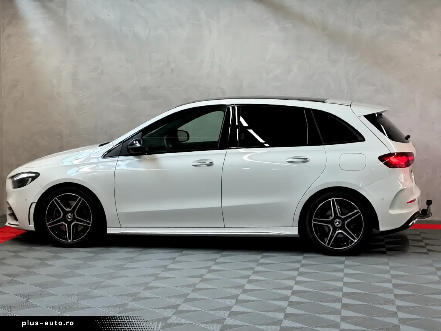 MERCEDES-BENZ B 220d AMG Pano AHK Wide Night StdHeiz Kamera