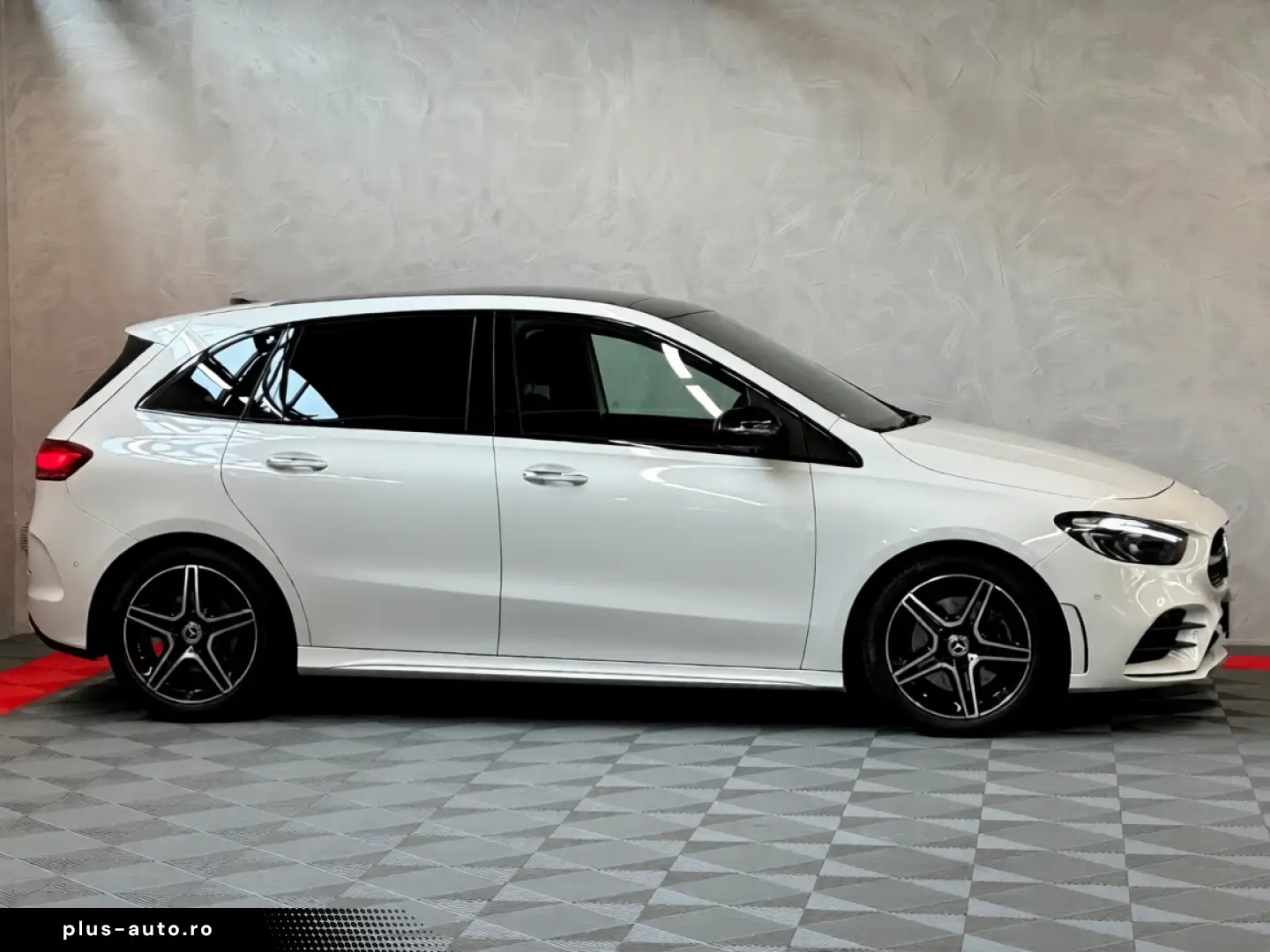 MERCEDES-BENZ B 220d AMG Pano AHK Wide Night StdHeiz Kamera