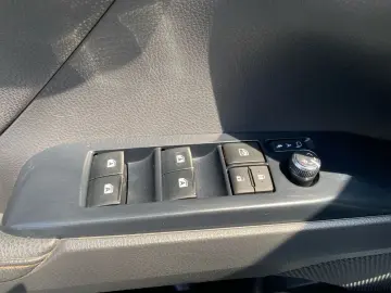 TOYOTA Camry Hybrid Executive  LED RCam Leder Navi SHZ