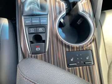 TOYOTA Camry Hybrid Executive  LED RCam Leder Navi SHZ