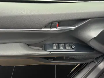 TOYOTA Camry HYBRID NAVI 15 JAHRE GARANTIE