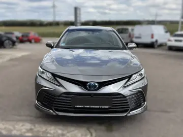 TOYOTA Camry Luxury