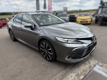 TOYOTA Camry Luxury