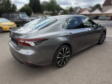 TOYOTA Camry Luxury