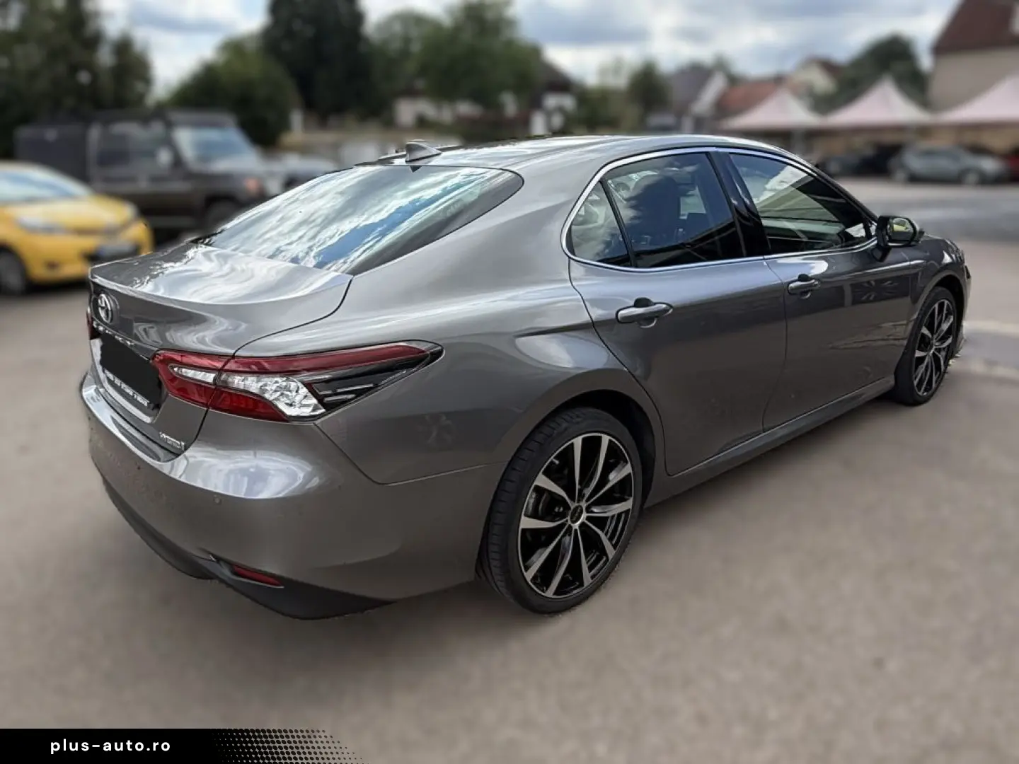 TOYOTA Camry Luxury