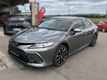 TOYOTA Camry Luxury