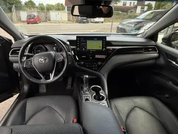 TOYOTA Camry Luxury