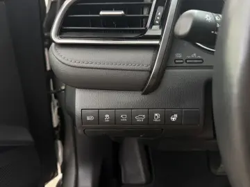 TOYOTA Camry Luxury