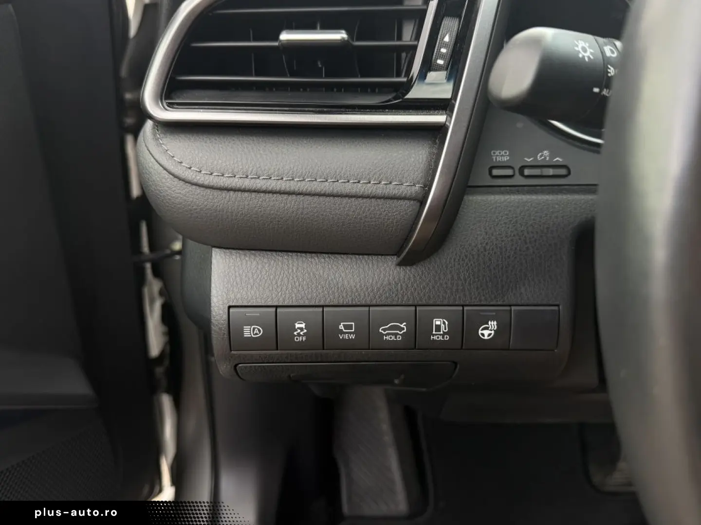 TOYOTA Camry Luxury