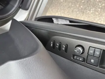 TOYOTA Camry Luxury
