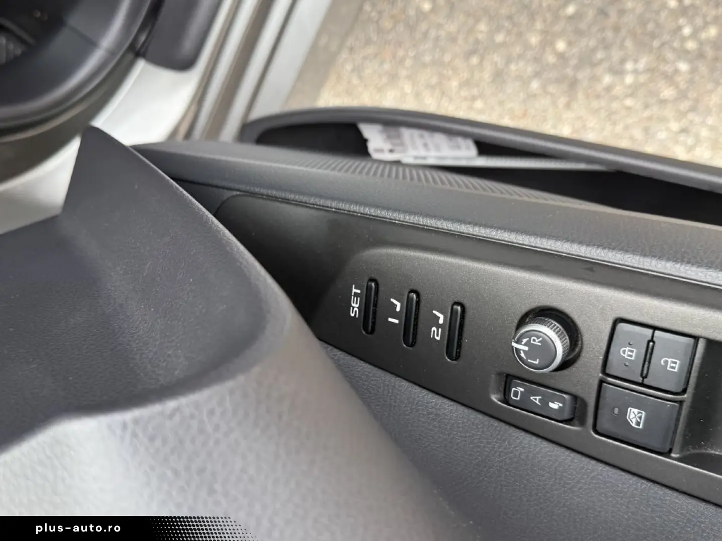 TOYOTA Camry Luxury