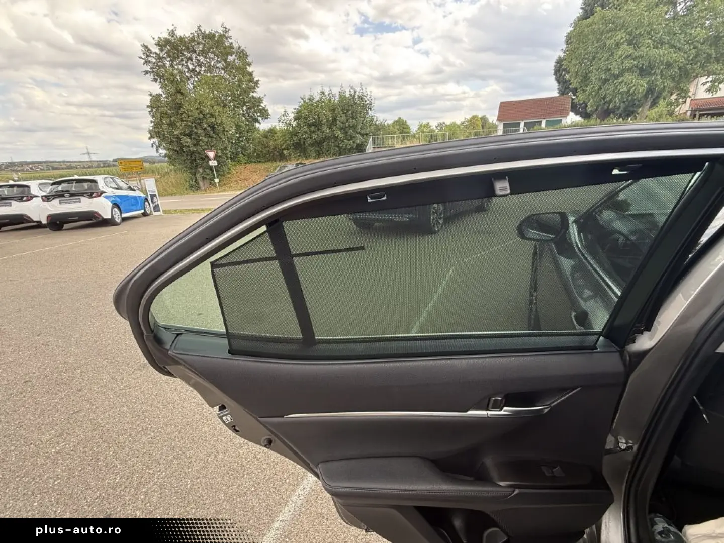 TOYOTA Camry Luxury