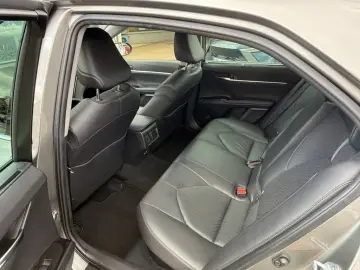 TOYOTA Camry Luxury