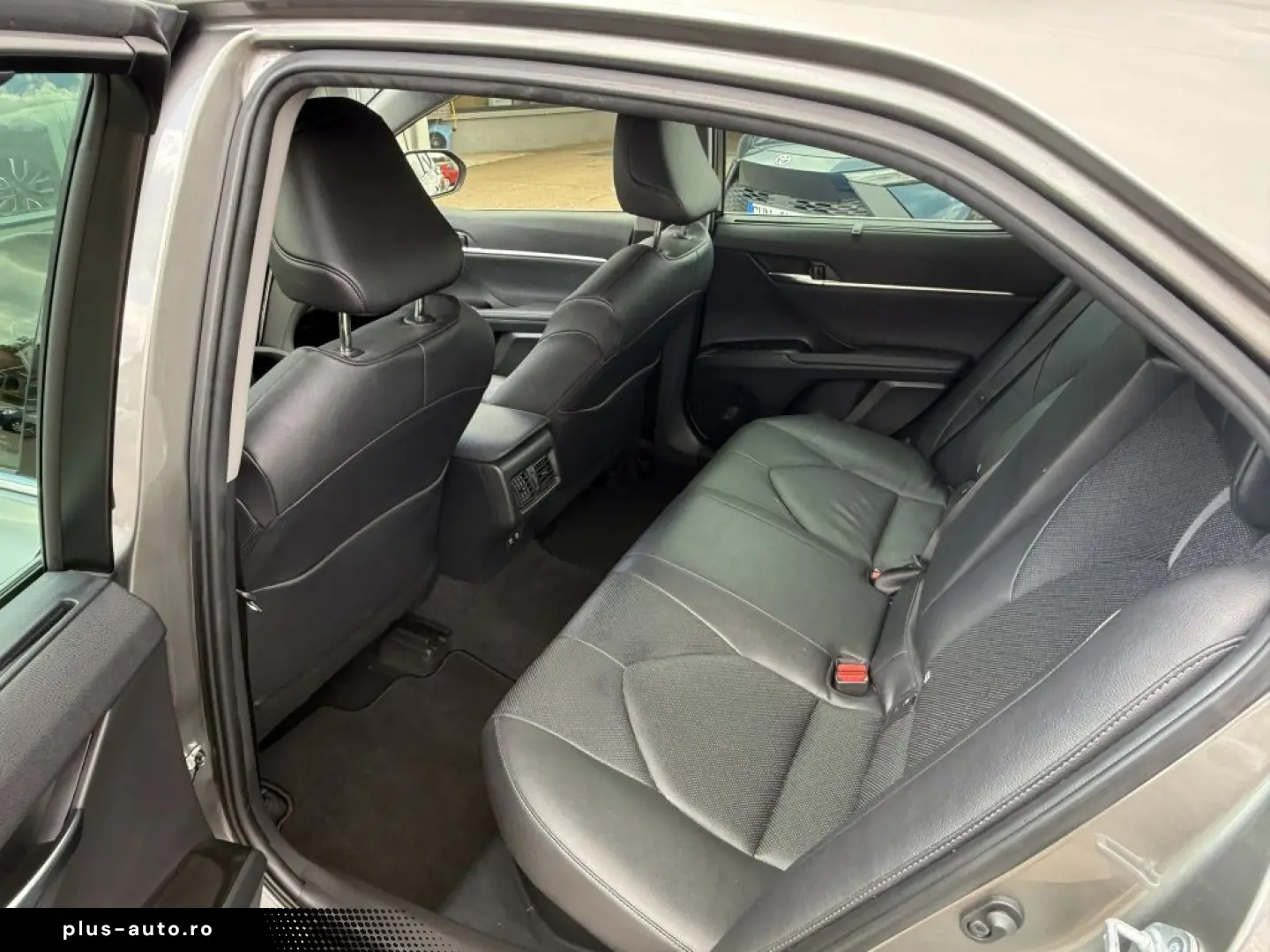 TOYOTA Camry Luxury