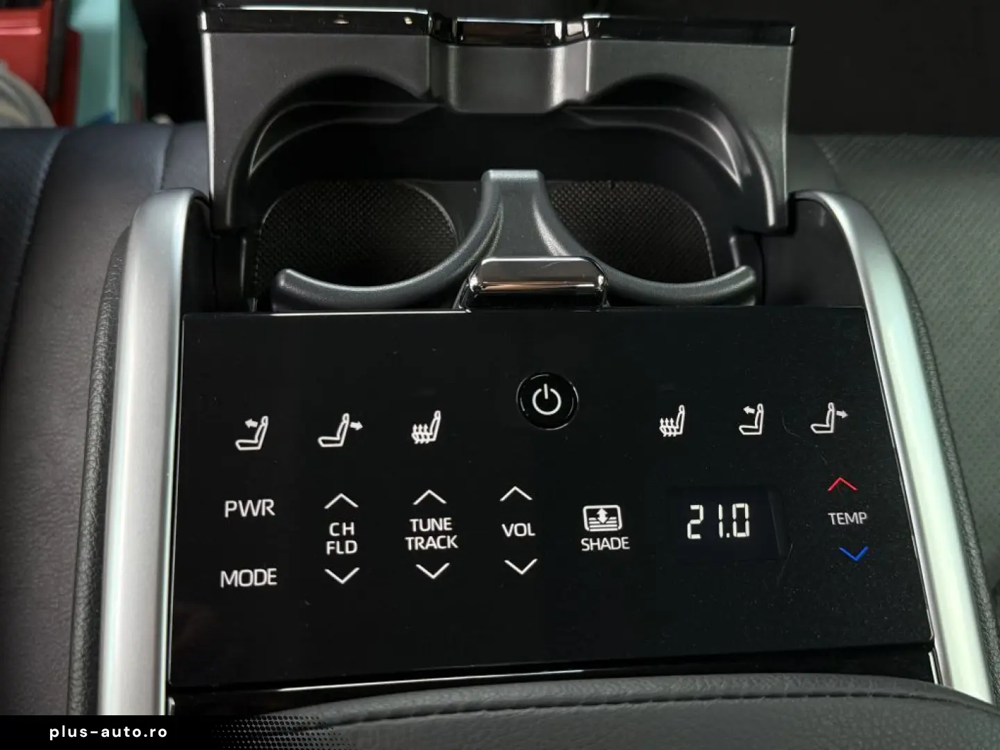 TOYOTA Camry Luxury