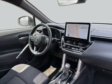 TOYOTA Corolla Cross Hybrid 2.0 VVT-i Team D   Panorama