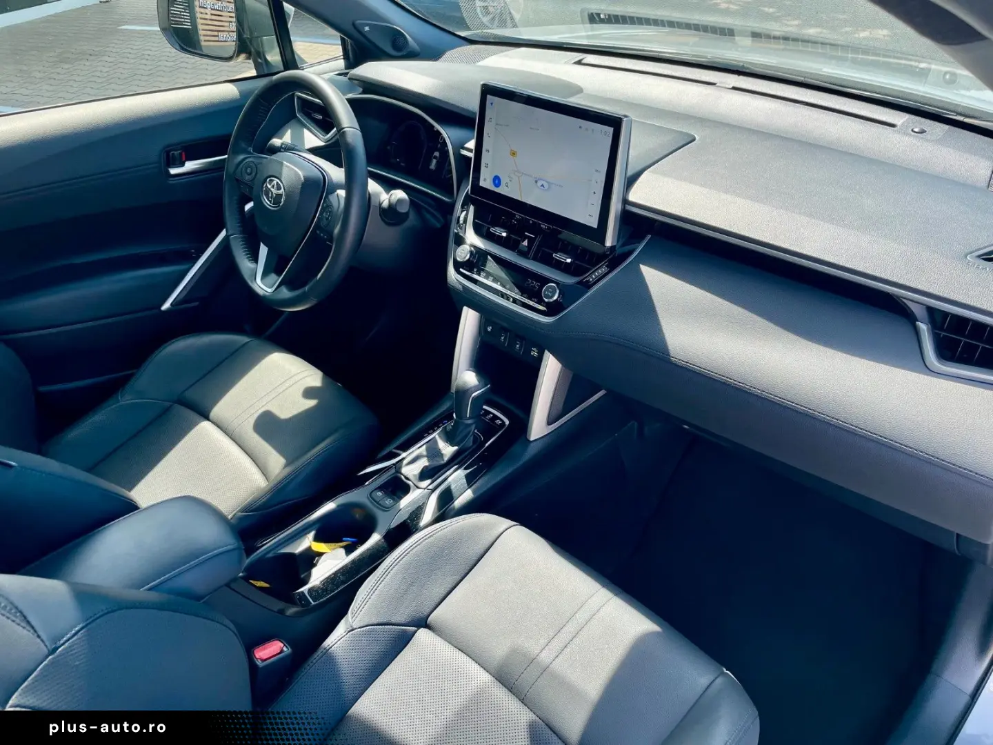TOYOTA Corolla Cross 2.0 Hybrid Lounge DACH LEDER 360