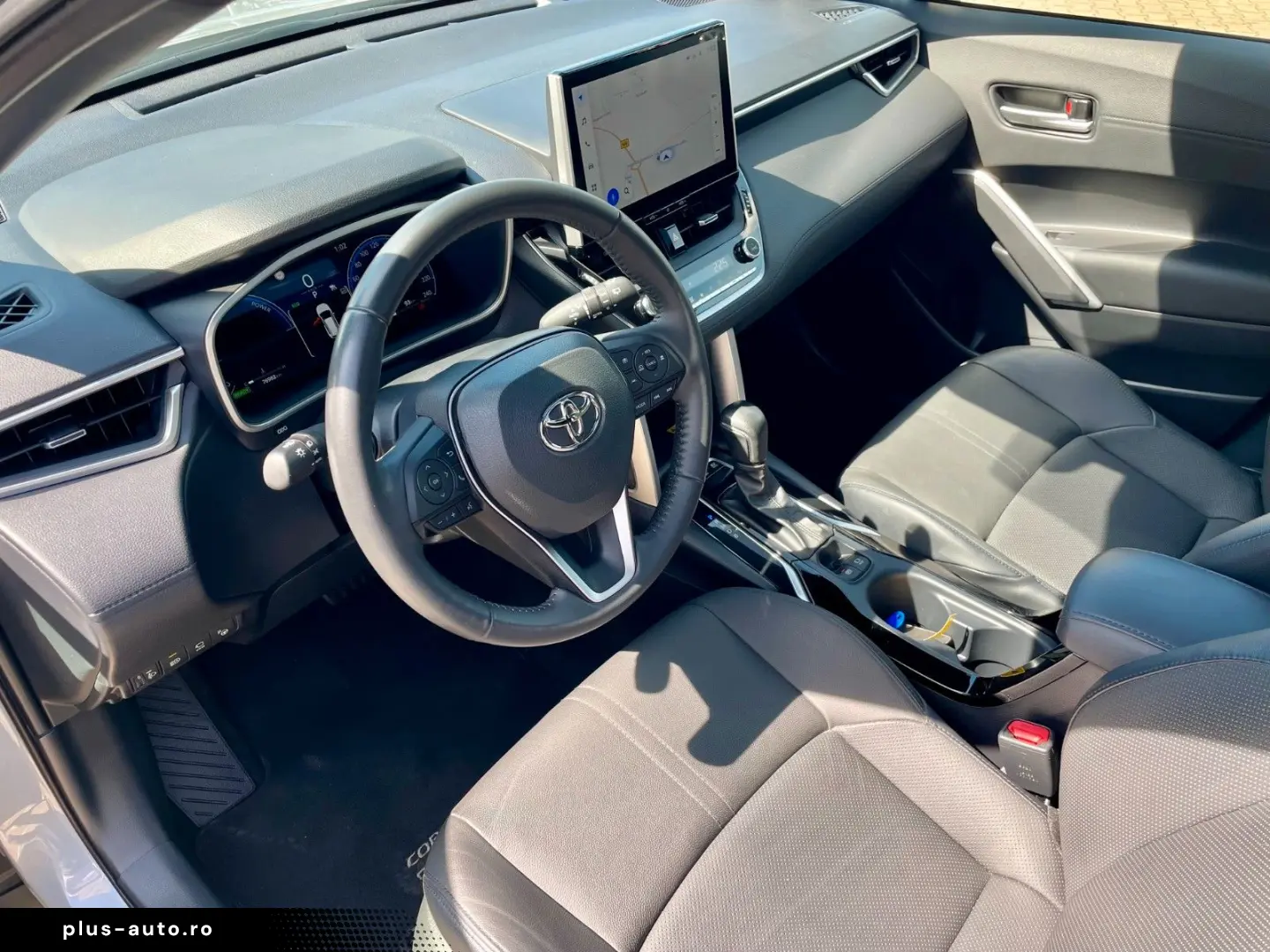 TOYOTA Corolla Cross 2.0 Hybrid Lounge DACH LEDER 360
