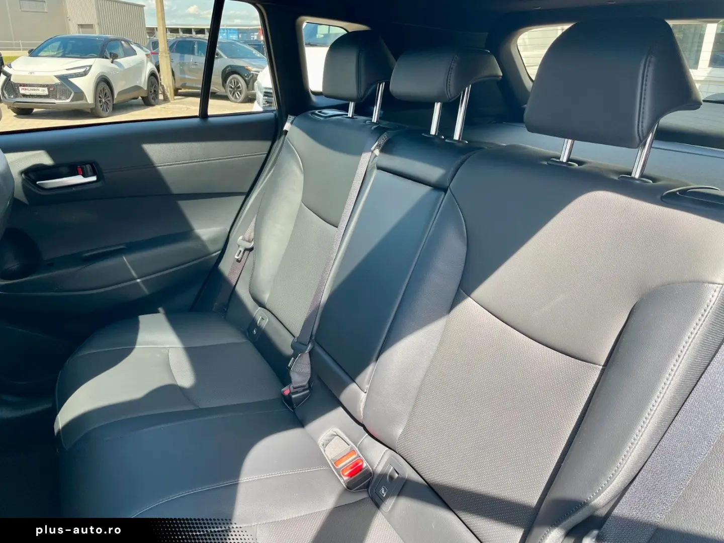 TOYOTA Corolla Cross 2.0 Hybrid Lounge DACH LEDER 360