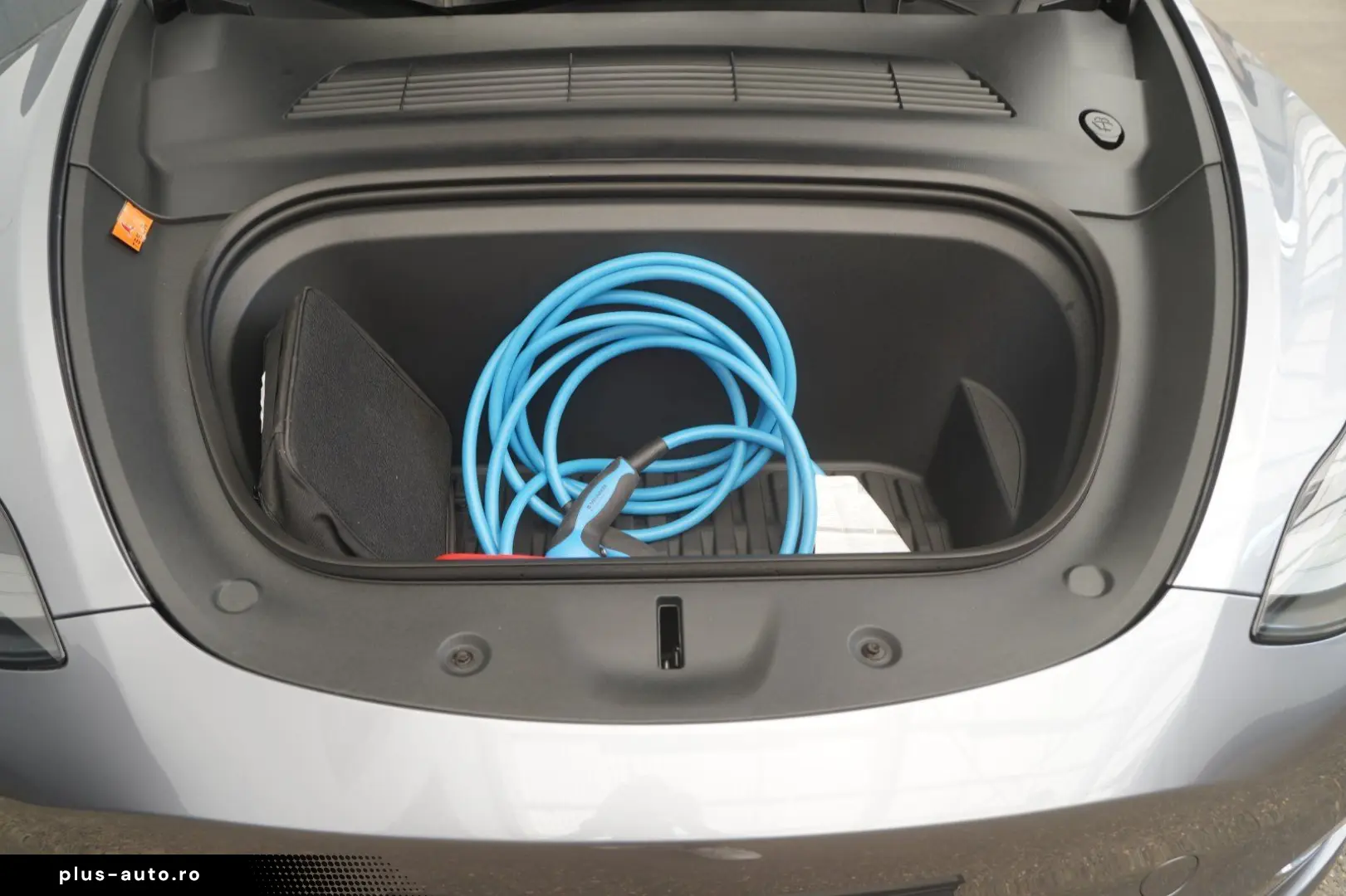 TESLA Model Y Performance  1. Hand