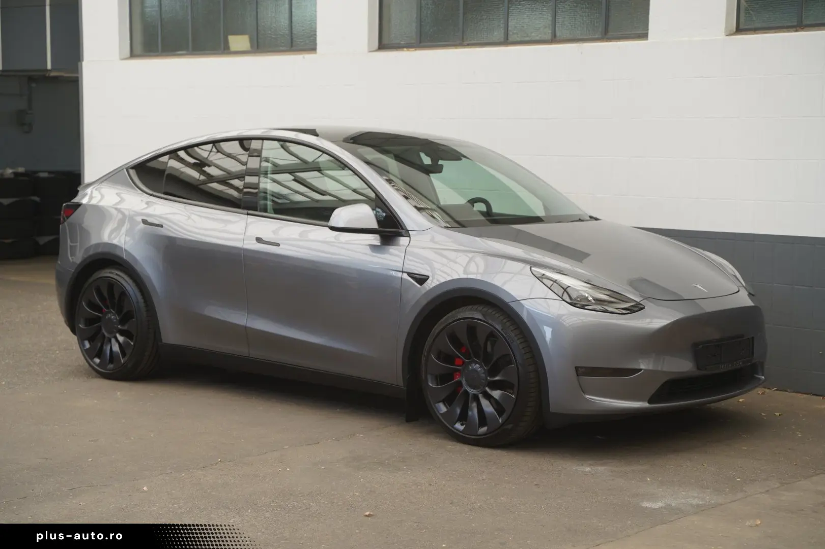 TESLA Model Y Performance  1. Hand
