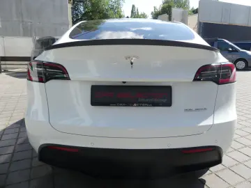 TESLA Model Y Performance Dual AWD