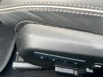 MERCEDES-BENZ AMG GT Coupe MB100 PANO BURMESTER KAMERA