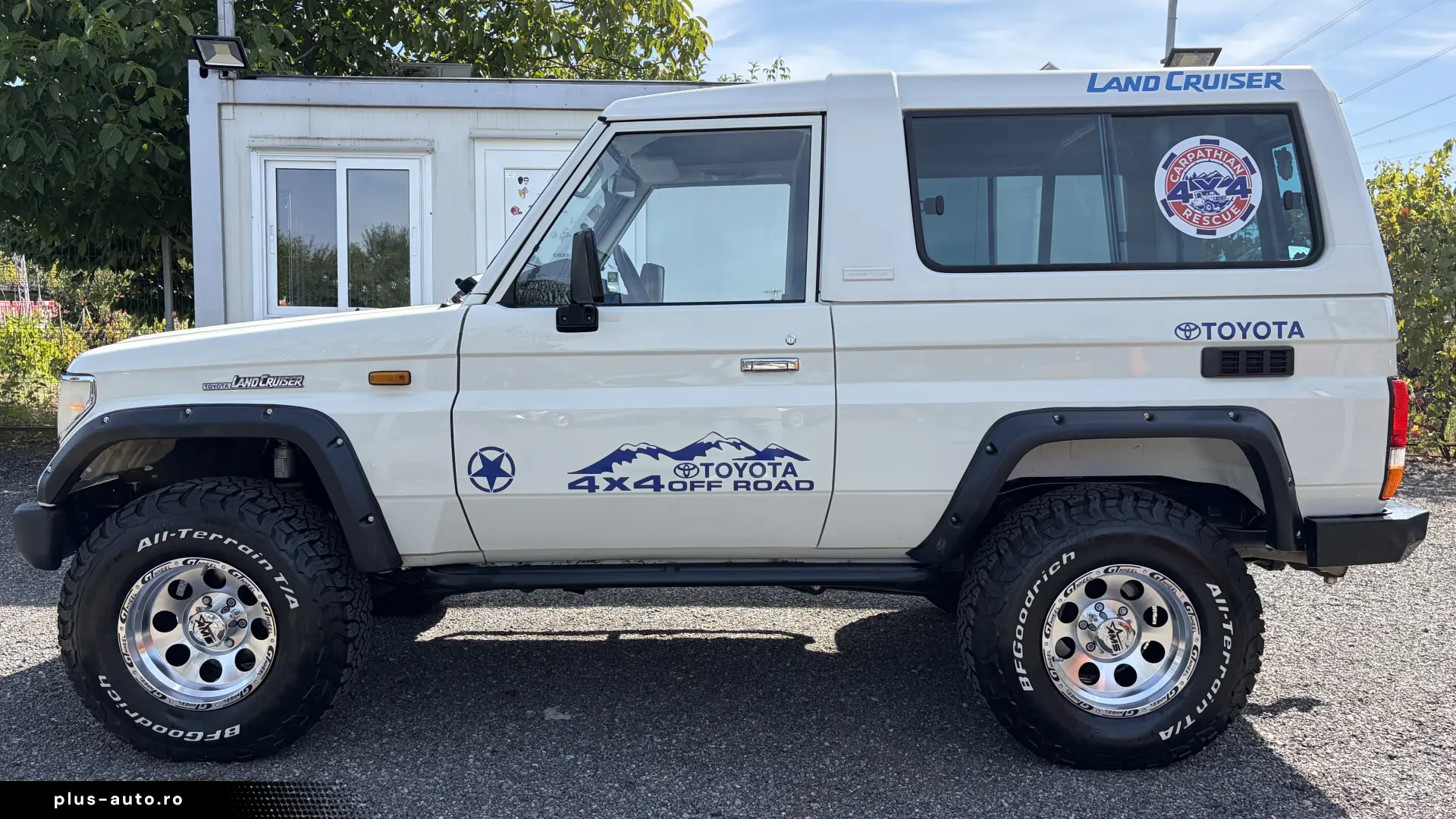 TOYOTA LAND CRUISER