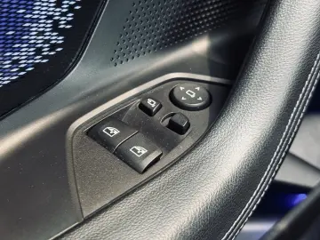 BMW 220 i M Sport  H&K HUD Shadow-Line Live Cockpit