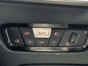BMW 220 i M Sport  H&K HUD Shadow-Line Live Cockpit