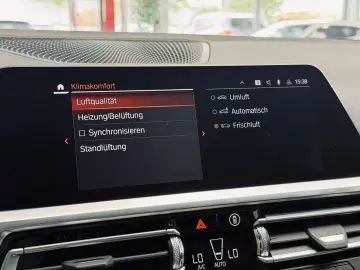 BMW 220 i M Sport  H&K HUD Shadow-Line Live Cockpit