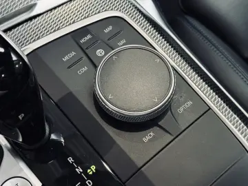 BMW 220 i M Sport  H&K HUD Shadow-Line Live Cockpit