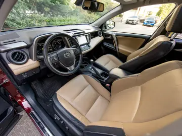 Toyota RAV 4 Hybrid Luxury