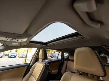 Toyota RAV 4 Hybrid Luxury