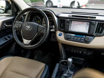 Toyota RAV 4 Hybrid Luxury