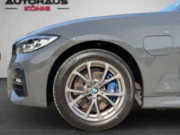 BMW Limo 330 e xDrive M Sport H&K Head-Up Glasdach
