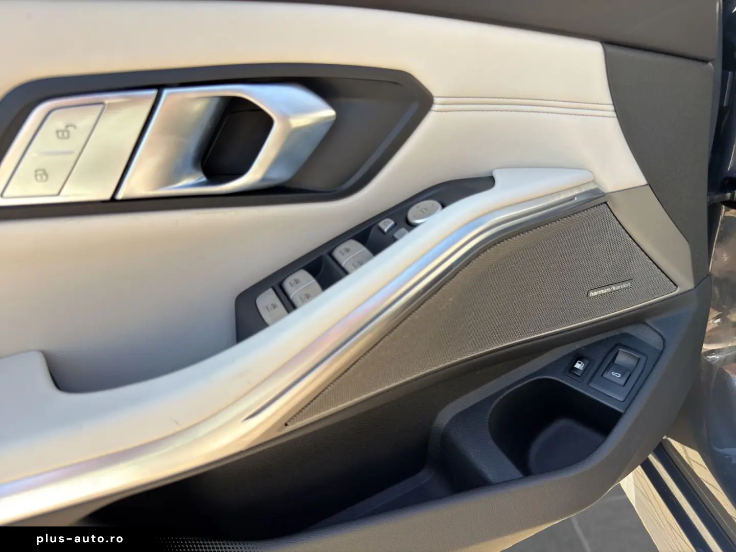 BMW Limo 330 e xDrive M Sport H&K Head-Up Glasdach