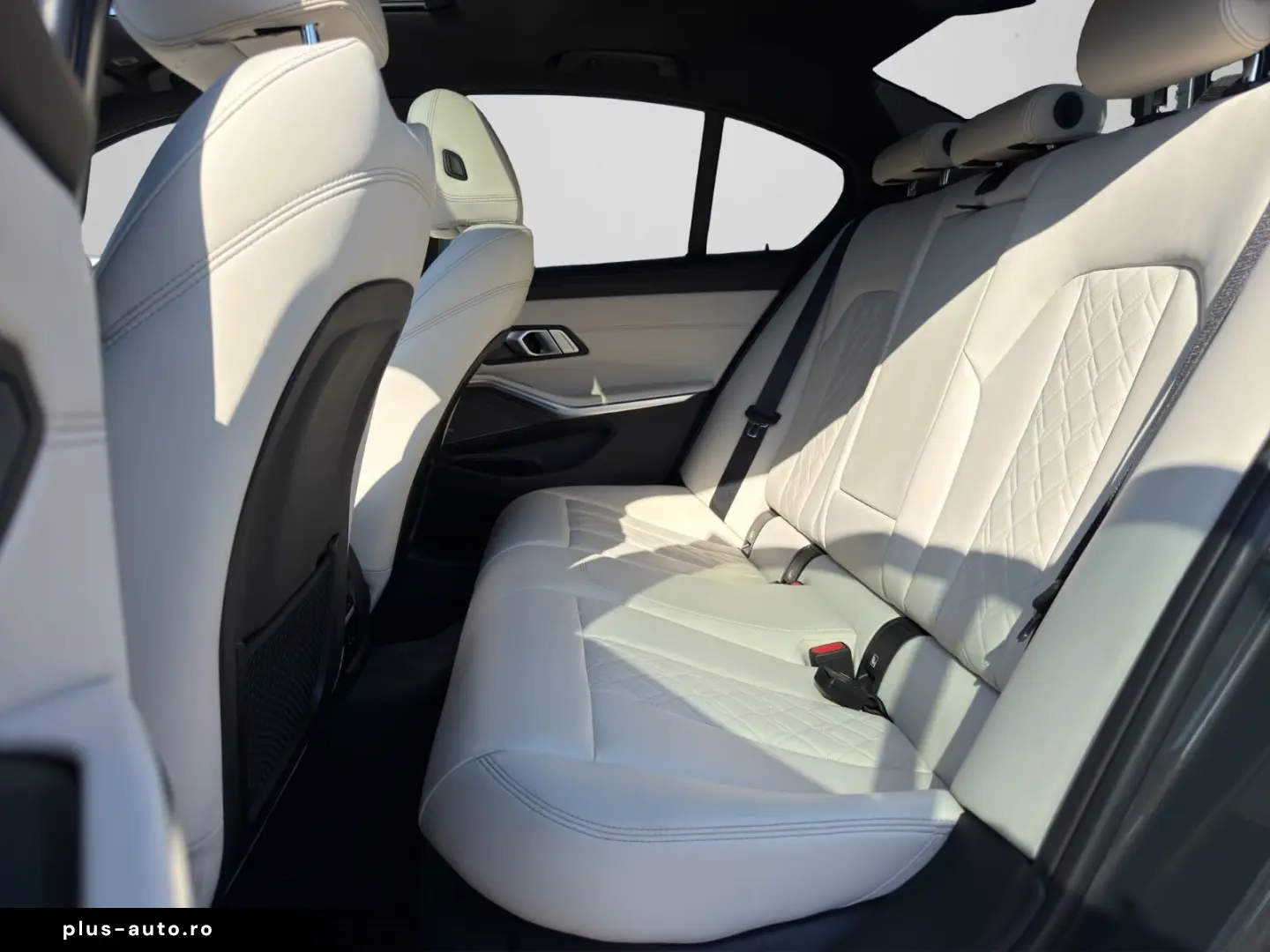 BMW Limo 330 e xDrive M Sport H&K Head-Up Glasdach