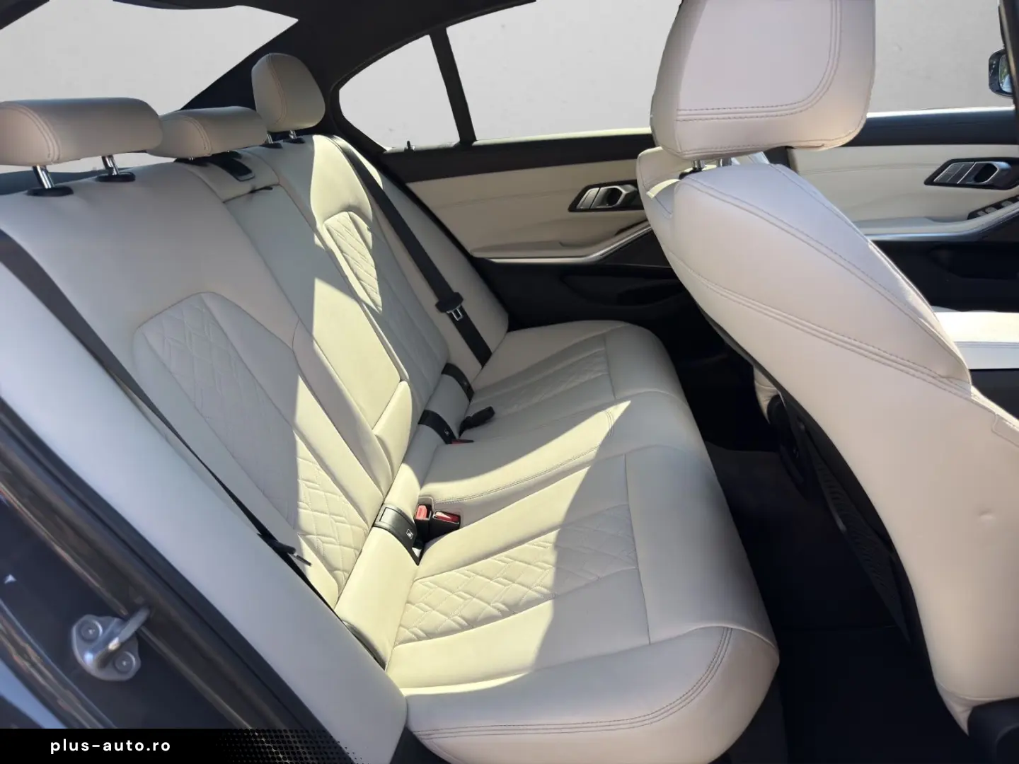 BMW Limo 330 e xDrive M Sport H&K Head-Up Glasdach
