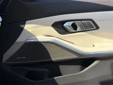 BMW Limo 330 e xDrive M Sport H&K Head-Up Glasdach