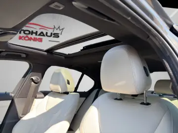 BMW Limo 330 e xDrive M Sport H&K Head-Up Glasdach