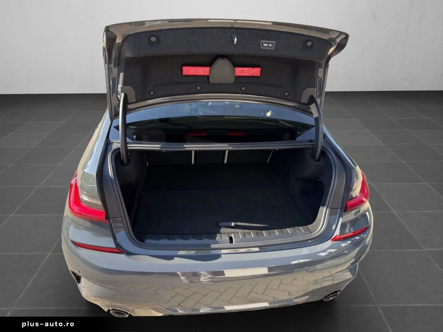 BMW Limo 330 e xDrive M Sport H&K Head-Up Glasdach