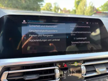 BMW Limo 330 e xDrive M Sport H&K Head-Up Glasdach
