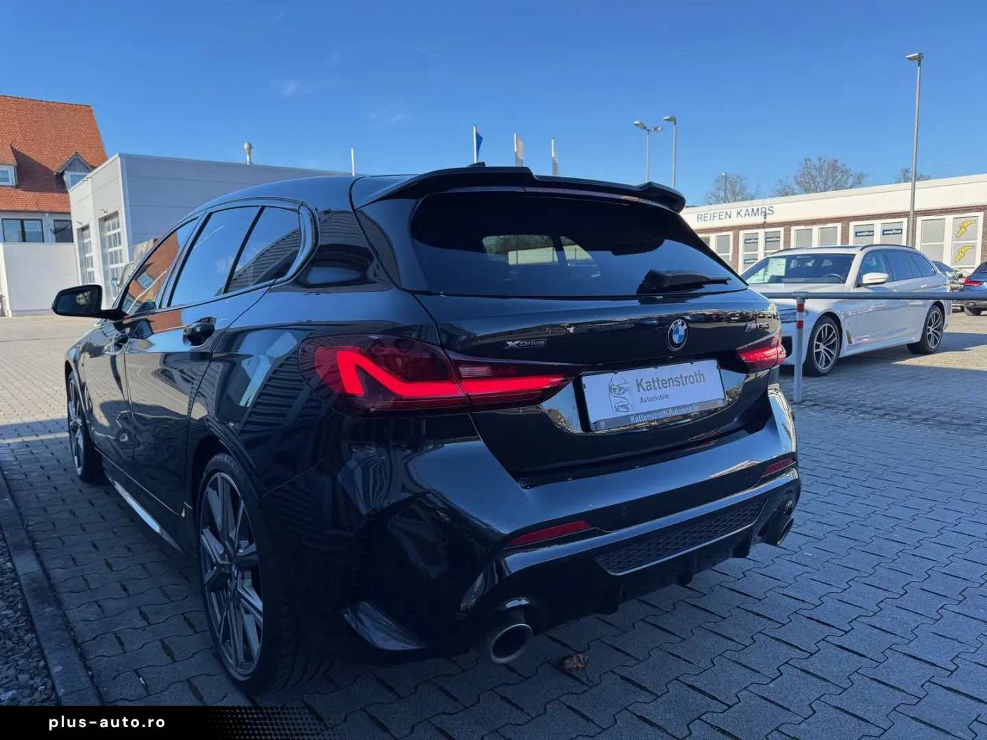 BMW M135i xDrive HeadUp Harman Lenkradheiz Pano KeyL