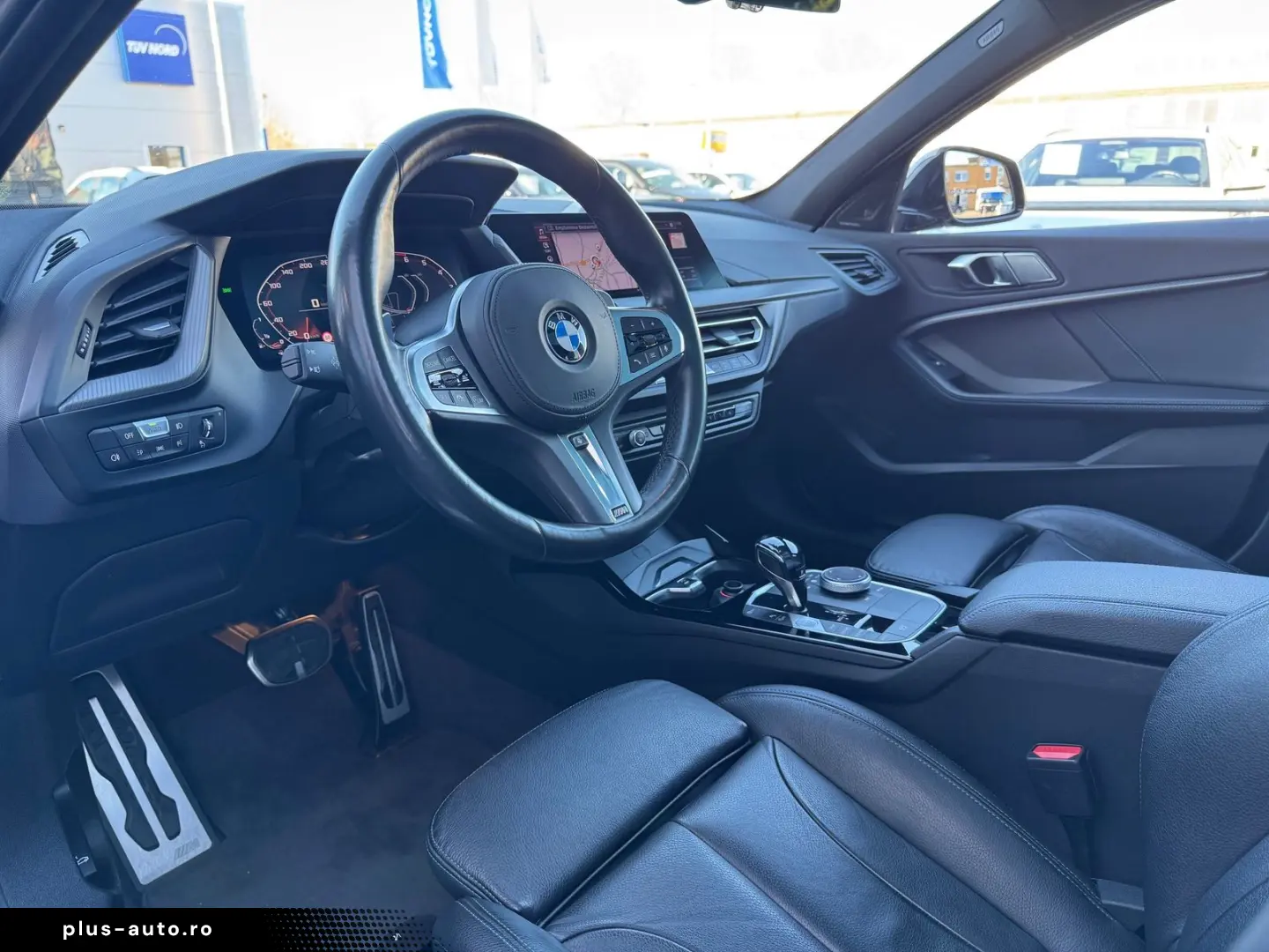 BMW M135i xDrive HeadUp Harman Lenkradheiz Pano KeyL