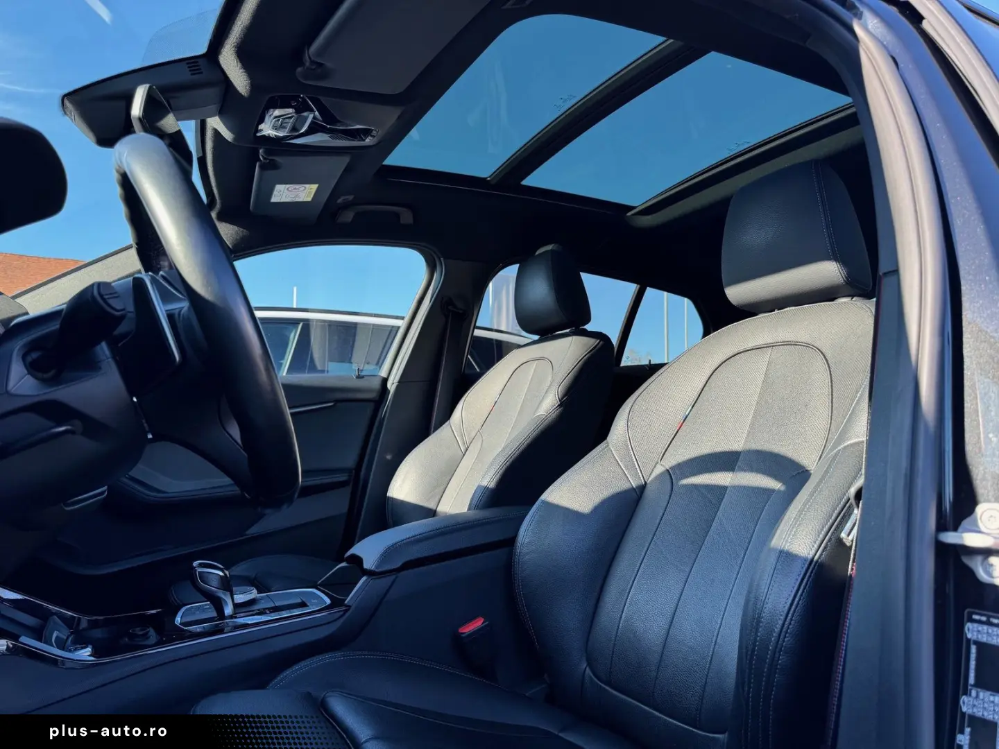 BMW M135i xDrive HeadUp Harman Lenkradheiz Pano KeyL